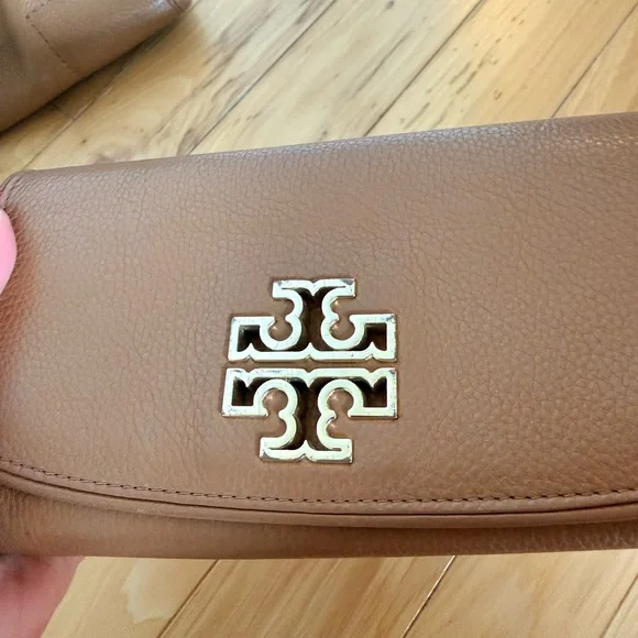 Tory Burch Tan Leather Shoulder Bag Set - Picture 7 of 11